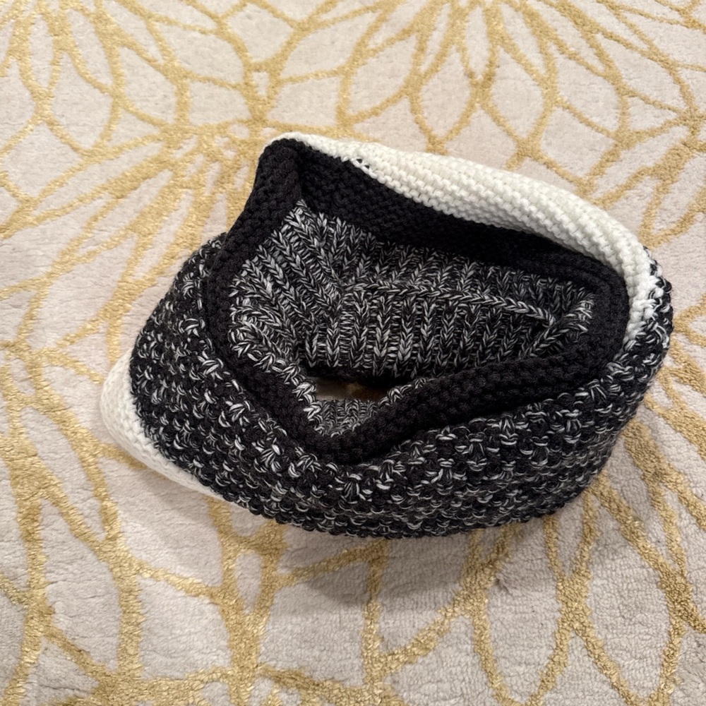 Gap Black and White Striped Knit Infinity Scarf - Never Worn